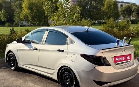 Hyundai Solaris II рестайлинг, 2015 год, 550 000 рублей, 2 фотография