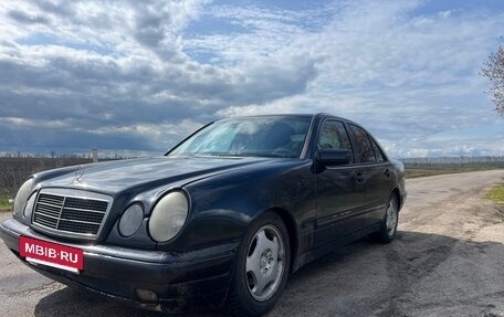Mercedes-Benz E-Класс, 1995 год, 300 000 рублей, 2 фотография