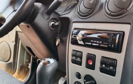 Renault Logan I, 2005 год, 200 000 рублей, 24 фотография