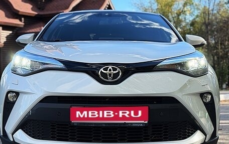 Toyota C-HR I рестайлинг, 2020 год, 2 500 000 рублей, 2 фотография