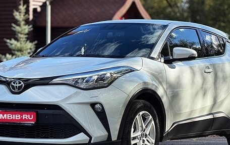 Toyota C-HR I рестайлинг, 2020 год, 2 500 000 рублей, 3 фотография