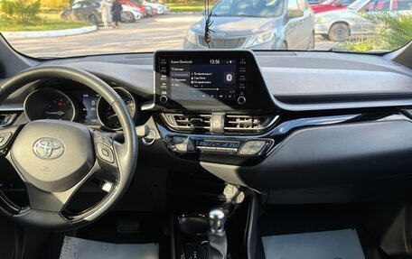 Toyota C-HR I рестайлинг, 2020 год, 2 500 000 рублей, 18 фотография