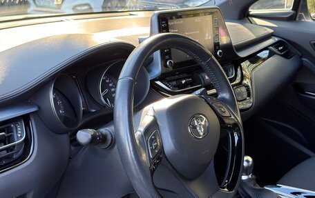 Toyota C-HR I рестайлинг, 2020 год, 2 500 000 рублей, 30 фотография