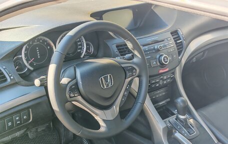 Honda Accord VIII рестайлинг, 2010 год, 880 000 рублей, 10 фотография