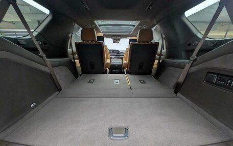 Cadillac Escalade V, 2023 год, 11 055 000 рублей, 12 фотография