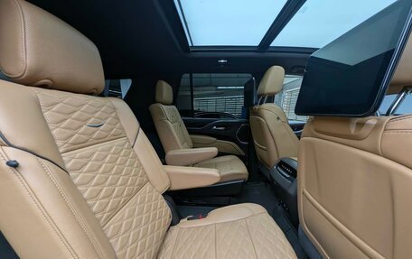 Cadillac Escalade V, 2023 год, 11 055 000 рублей, 14 фотография