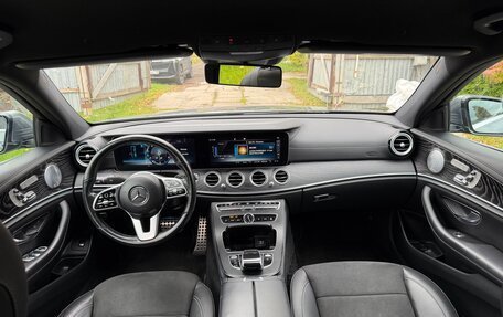 Mercedes-Benz E-Класс, 2018 год, 3 500 000 рублей, 9 фотография