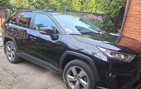 Toyota RAV4, 2021 год, 2 950 000 рублей, 2 фотография