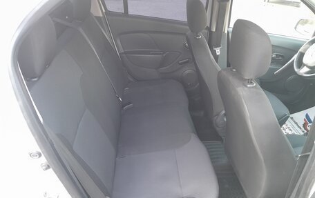 Renault Logan II, 2014 год, 758 000 рублей, 30 фотография