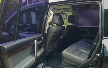 Toyota Land Cruiser 200, 2010 год, 2 270 000 рублей, 7 фотография