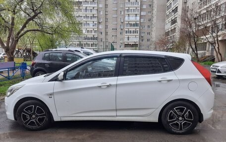 Hyundai Solaris II рестайлинг, 2015 год, 850 000 рублей, 4 фотография