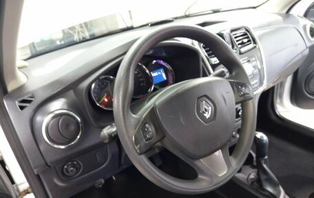 Renault Logan II, 2016 год, 680 000 рублей, 11 фотография