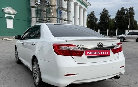 Toyota Camry, 2014 год, 1 900 000 рублей, 7 фотография