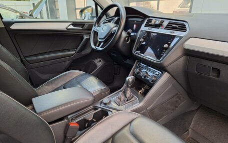 Volkswagen Tiguan II, 2018 год, 2 799 000 рублей, 4 фотография