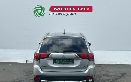 Mitsubishi Outlander III рестайлинг 3, 2015 год, 1 170 000 рублей, 6 фотография