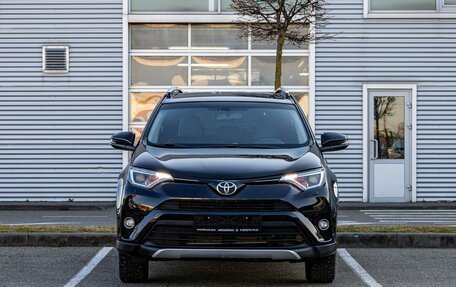 Toyota RAV4, 2019 год, 1 995 000 рублей, 2 фотография