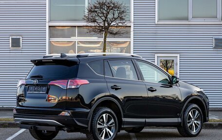 Toyota RAV4, 2019 год, 1 995 000 рублей, 6 фотография
