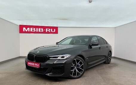 BMW 5 серия, 2023 год, 6 950 000 рублей, 1 фотография