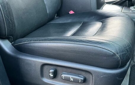Toyota Land Cruiser 200, 2012 год, 3 200 000 рублей, 20 фотография