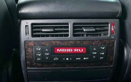 Toyota Land Cruiser 200, 2012 год, 3 200 000 рублей, 23 фотография