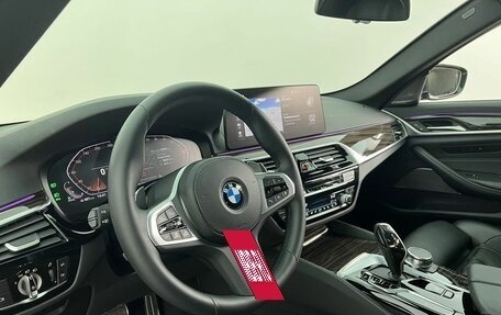 BMW 5 серия, 2023 год, 6 950 000 рублей, 10 фотография