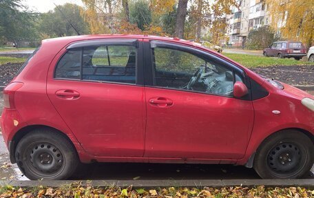 Toyota Yaris III рестайлинг, 2006 год, 300 000 рублей, 3 фотография