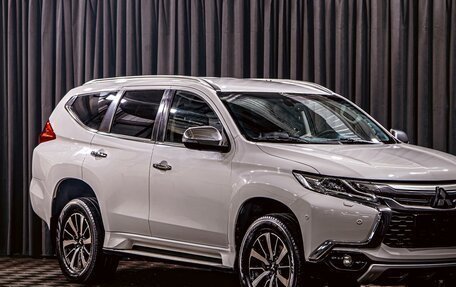 Mitsubishi Pajero Sport III рестайлинг, 2017 год, 2 295 000 рублей, 7 фотография
