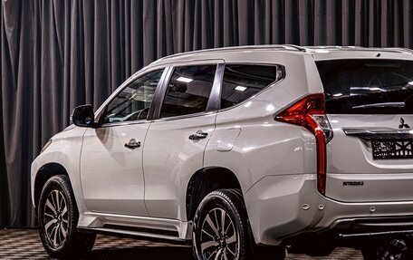 Mitsubishi Pajero Sport III рестайлинг, 2017 год, 2 295 000 рублей, 8 фотография