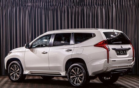 Mitsubishi Pajero Sport III рестайлинг, 2017 год, 2 295 000 рублей, 4 фотография