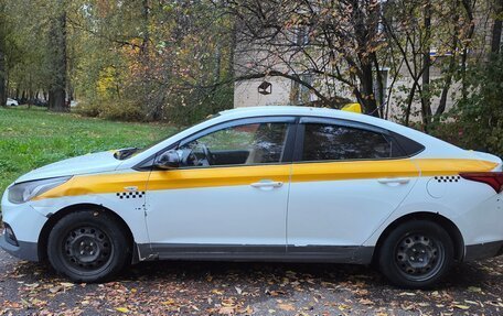Hyundai Solaris II рестайлинг, 2019 год, 730 000 рублей, 1 фотография