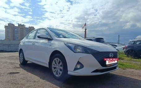 Hyundai Solaris II рестайлинг, 2021 год, 1 370 000 рублей, 2 фотография