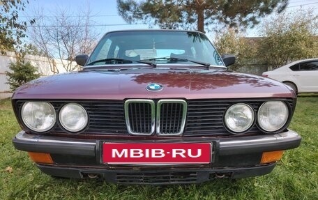 BMW 5 серия, 1985 год, 655 000 рублей, 23 фотография