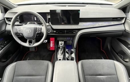Toyota Camry, 2025 год, 4 499 000 рублей, 9 фотография