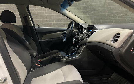 Chevrolet Cruze II, 2012 год, 800 000 рублей, 9 фотография