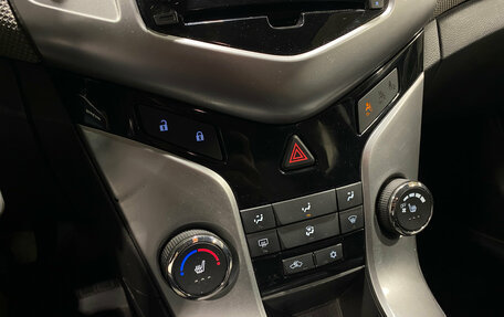 Chevrolet Cruze II, 2012 год, 800 000 рублей, 12 фотография