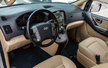 Hyundai Grand Starex Grand Starex I рестайлинг 2, 2014 год, 1 755 000 рублей, 13 фотография