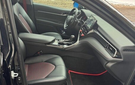 Toyota Camry, 2021 год, 2 800 000 рублей, 10 фотография