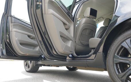 Cadillac SRX II рестайлинг, 2011 год, 1 990 000 рублей, 7 фотография