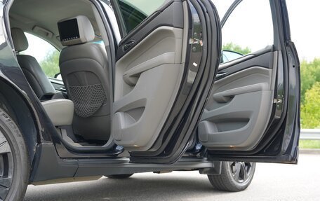 Cadillac SRX II рестайлинг, 2011 год, 1 990 000 рублей, 10 фотография