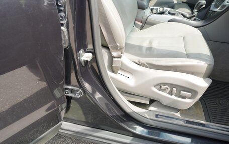 Cadillac SRX II рестайлинг, 2011 год, 1 990 000 рублей, 12 фотография