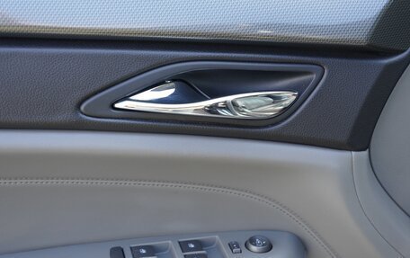 Cadillac SRX II рестайлинг, 2011 год, 1 990 000 рублей, 15 фотография