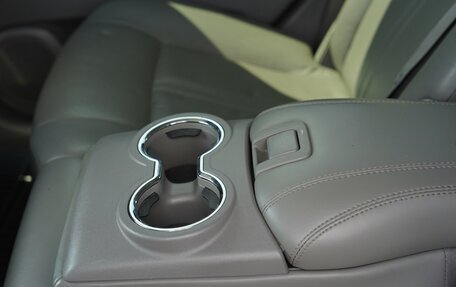 Cadillac SRX II рестайлинг, 2011 год, 1 990 000 рублей, 29 фотография