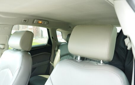 Cadillac SRX II рестайлинг, 2011 год, 1 990 000 рублей, 27 фотография