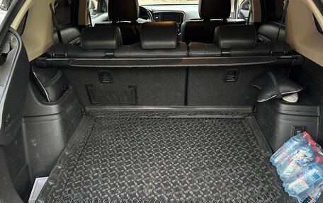 Mitsubishi Outlander III рестайлинг 3, 2018 год, 2 700 000 рублей, 11 фотография