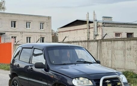 Chevrolet Niva I рестайлинг, 2004 год, 240 000 рублей, 2 фотография