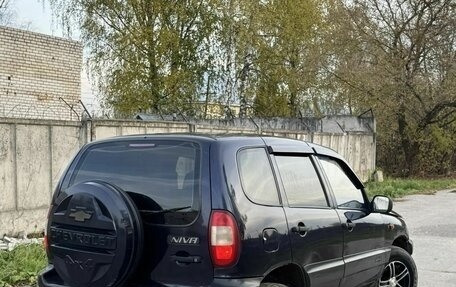 Chevrolet Niva I рестайлинг, 2004 год, 240 000 рублей, 5 фотография