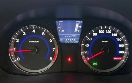 Hyundai Solaris II рестайлинг, 2011 год, 730 000 рублей, 11 фотография