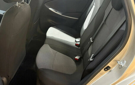 Hyundai Solaris II рестайлинг, 2011 год, 730 000 рублей, 16 фотография