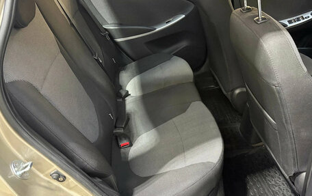 Hyundai Solaris II рестайлинг, 2011 год, 730 000 рублей, 18 фотография