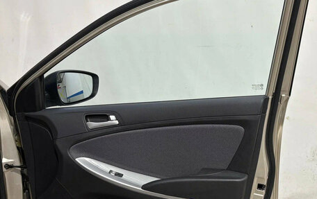 Hyundai Solaris II рестайлинг, 2011 год, 730 000 рублей, 19 фотография